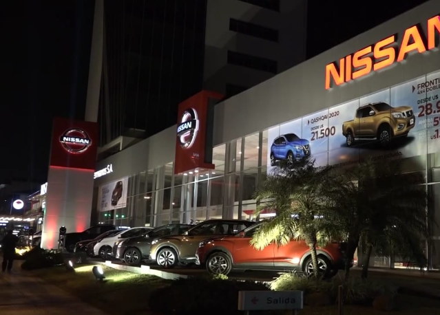 Apertura oficial del centro Nissan