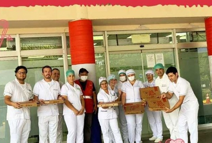 Pizza Hut realiza donativos para el personal de blanco
