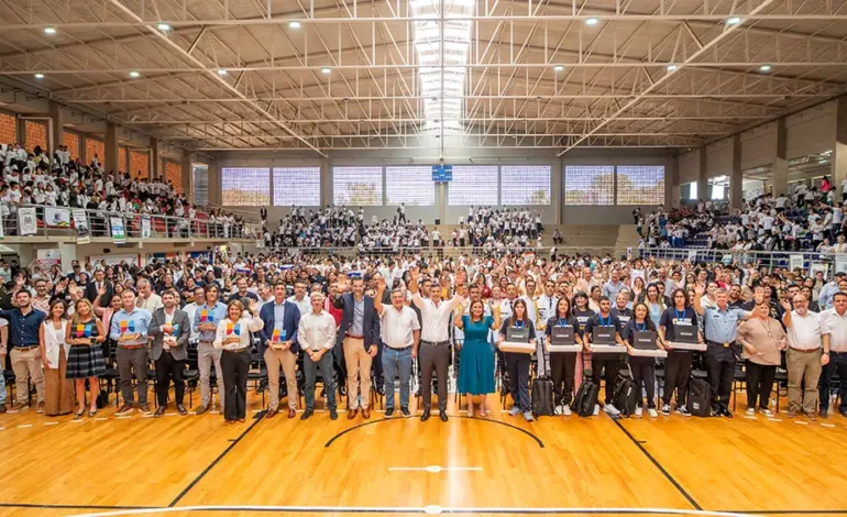 El talento joven se enciende: Paraguay cierra con éxito la primera edición de jóvenes conectados